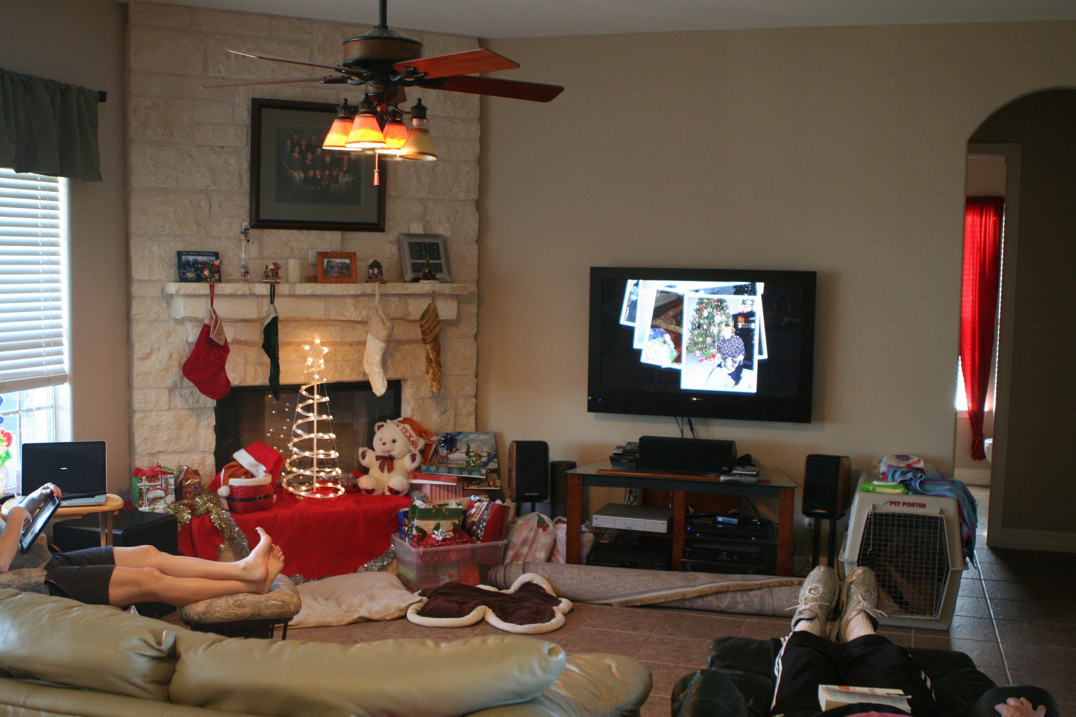 2012-12-24 003 Christmas Eve at T&S.jpg